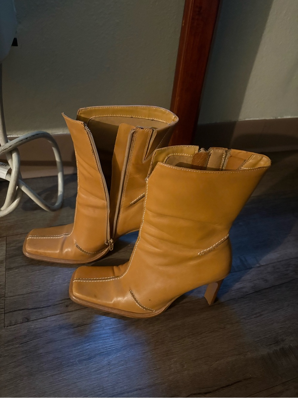 Women’s Tan Leather Block Heel Sandals